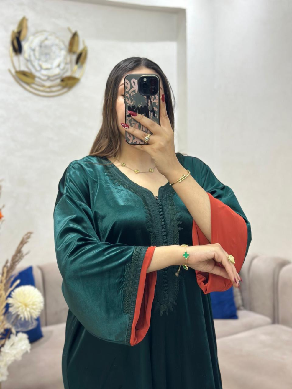 Caftan Marocain Élégant en Tissu Mobra – Collection Chic 2026