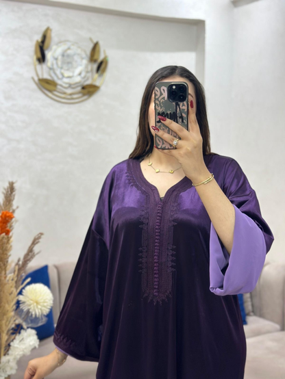 Caftan Marocain Élégant en Tissu Mobra – Collection Chic 2026