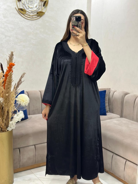 Caftan Marocain Élégant en Tissu Mobra – Collection Chic 2026